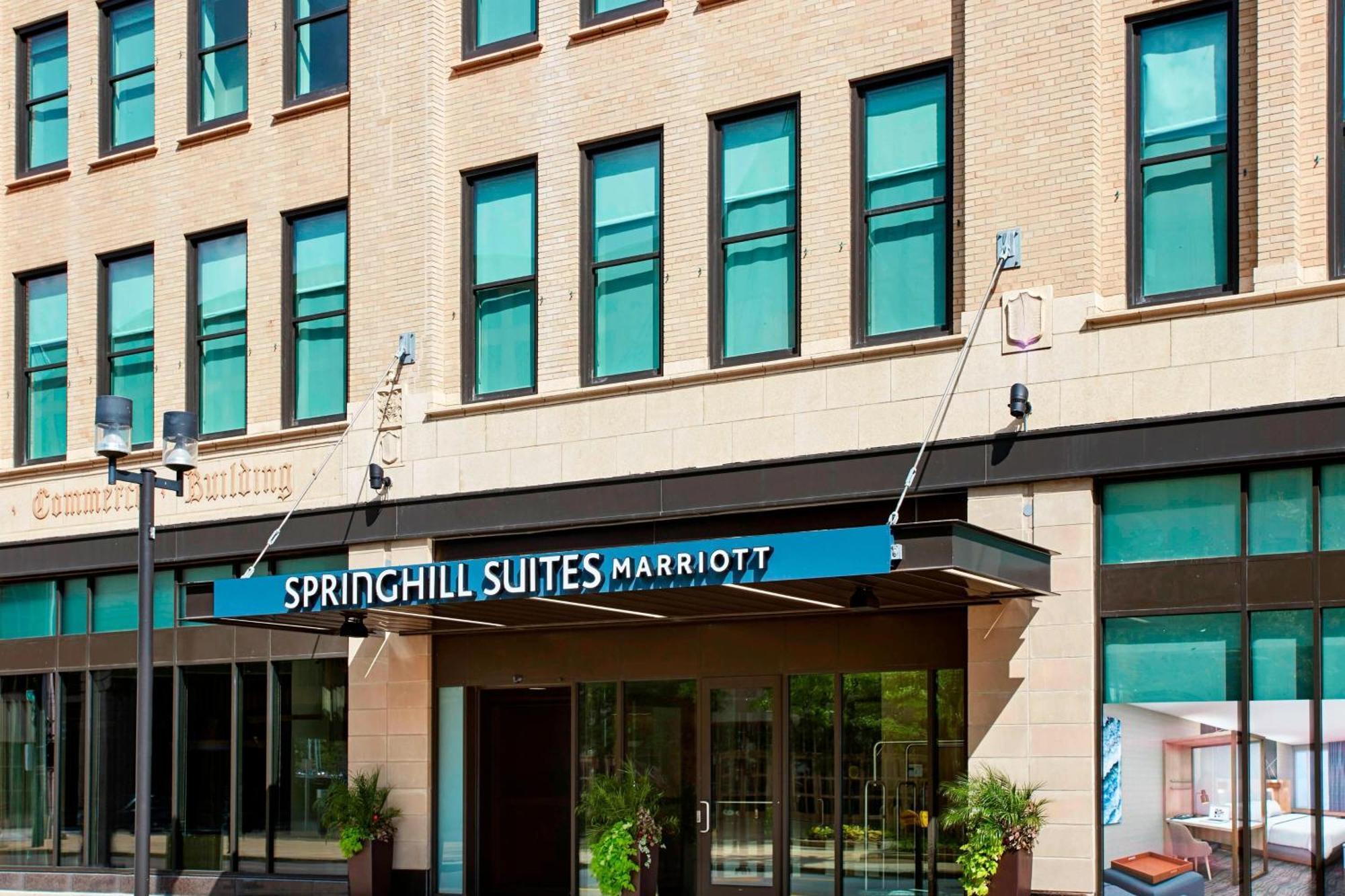 Springhill Suites By Marriott Milwaukee Downtown Exterior foto